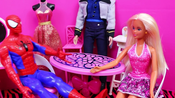 BARBIE WORKS AT MCDONALDS! Disney Elsas Frozen Kids Babysitting & Food Fail Parody DisneyCarToys