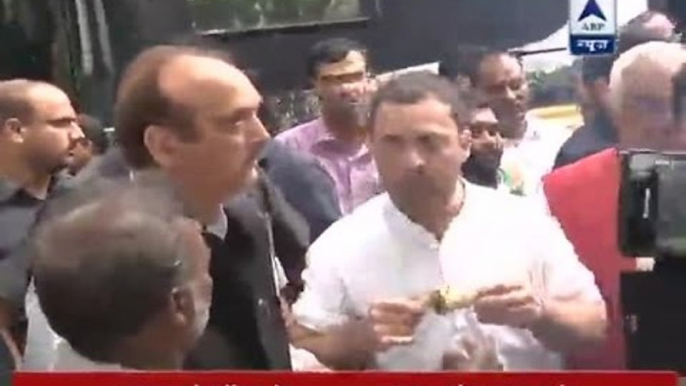 During Kisan Yatra in UP, Rahul Gandhi talks to Bhutta vendors of Rampur