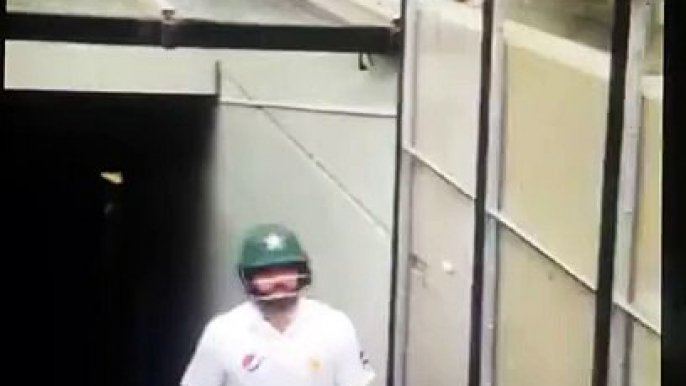 Funny Question From A Fan Made Azhar Ali To Laugh