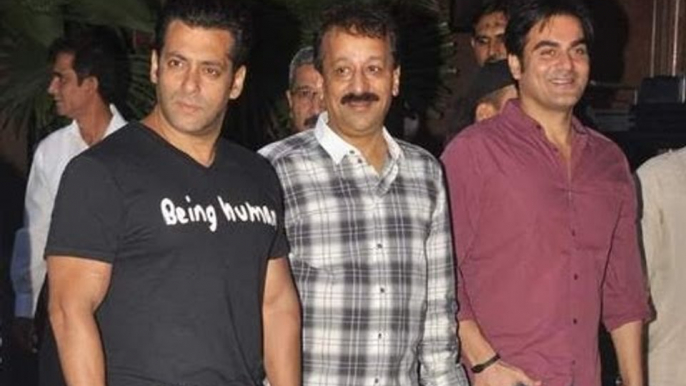 Salman Khan, Arbaaz Khan,Sanjay Dutt, Prithviraj Chavan At Baba Siddiqui's Iftaar Party