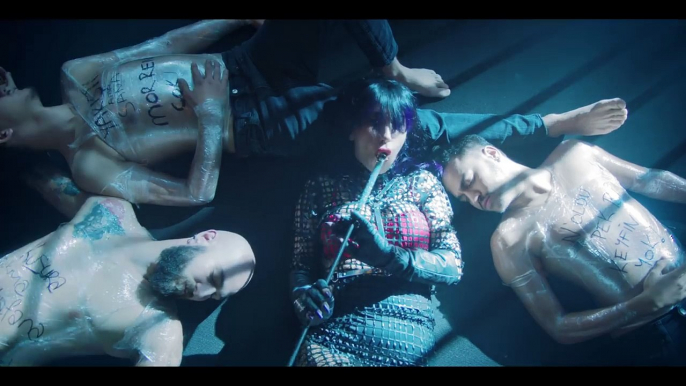 Hande Yener - Mor ( Official Video )