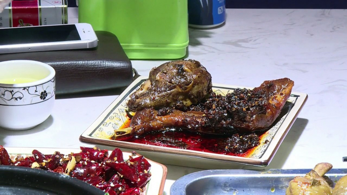 Spicy marinated rabbit heads -- a hit in China's Sichuan-MkEsXG7wFi8