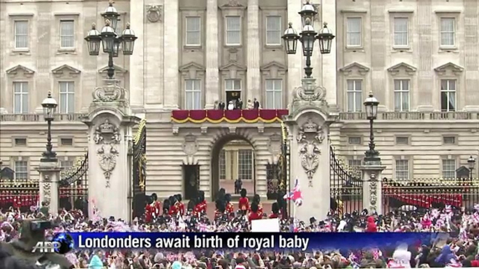 Londoners await birth of royal baby