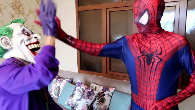 ZOMBIE Frozen Elsa & Spiderman PRANK! w/ Joker Anna Jail Hulk Rapunzel Mini Toys! Superhero Fun IRL