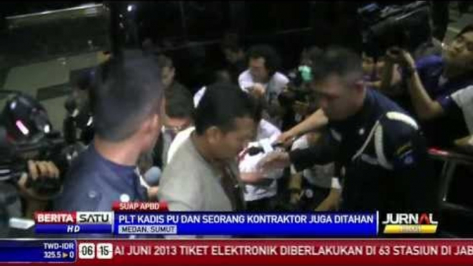 Petugas KPK Sita Sejumlah Dokumen Terkait Kasus Suap APBD