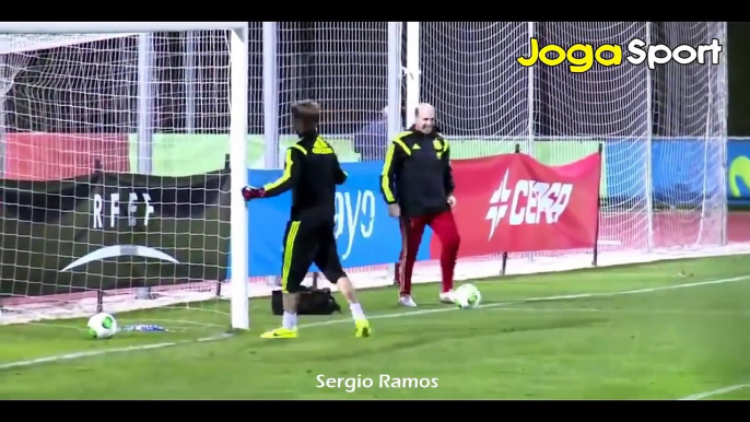 Jugadores Sustituyendo A Porteros ● Jugadores Atajando Penales