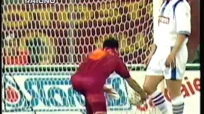 29.10.1996 - 1996-1997 UEFA Cup 2nd Round 2nd Leg AS Roma 2-1 Karlsruher SC