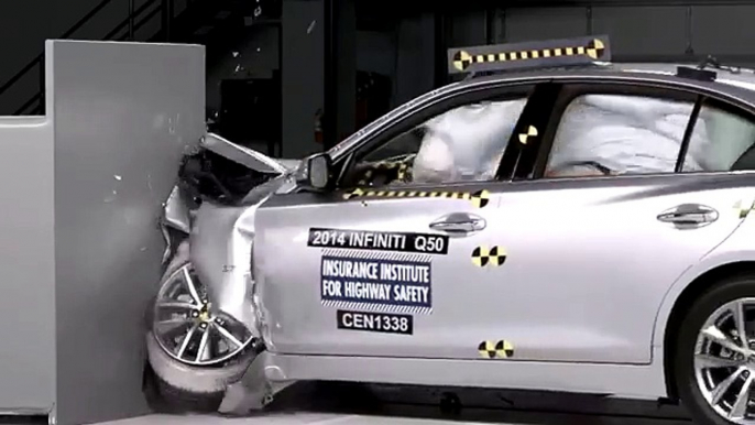 2014 Infiniti Q50 small overlap IIHS crash test