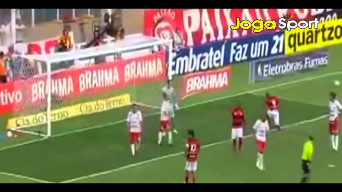 Top 10 Goles Fallados en la LINEA _ FAILS