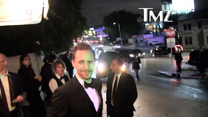 TOM HIDDLESTON BLOWS OFF GOLDEN GLOBES CRITICS OVER SUDAN _ TMZ-OaUdqs3ywrI