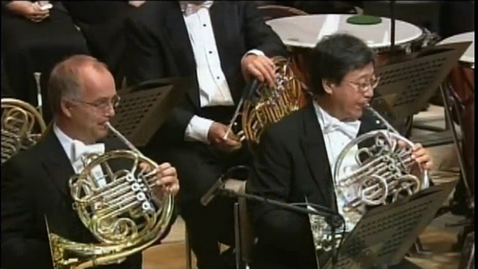 Beethoven: Symphony No.9 / Ozawa Saito Kinen Orchestra (2002 Movie Live) part 1/2