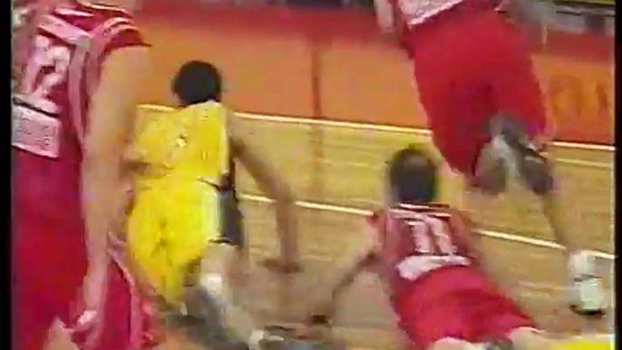 2003 Greek playoffs semifinals game 2 Olympiakos-AEK(highlights)