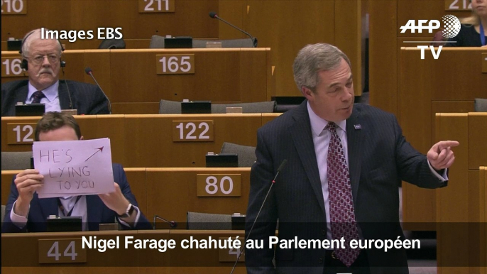 Nigel Farage chahuté au Parlement européen