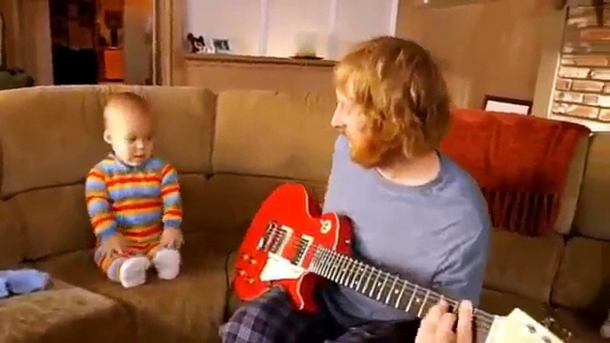 Ребёнок гитарист