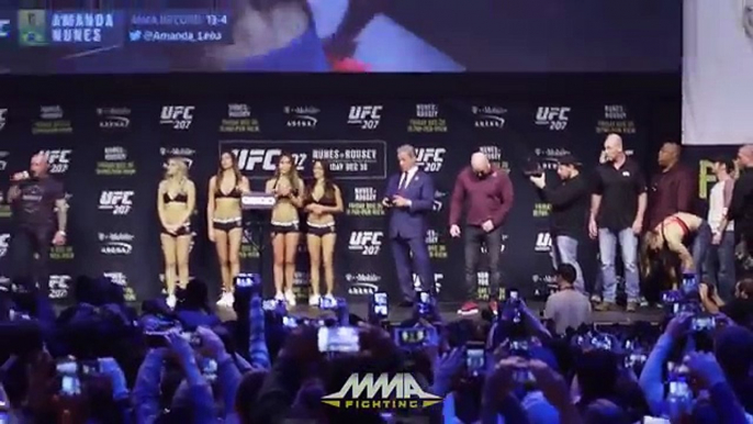 UFC 207 Weigh-Ins: Amanda Nunes vs. Ronda Rousey Staredown