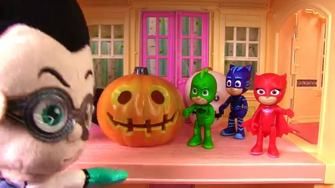 How to Make Easy PJ Masks Disney Jr DIY Play Doh Halloween Costumes | Fizzy Toy Show