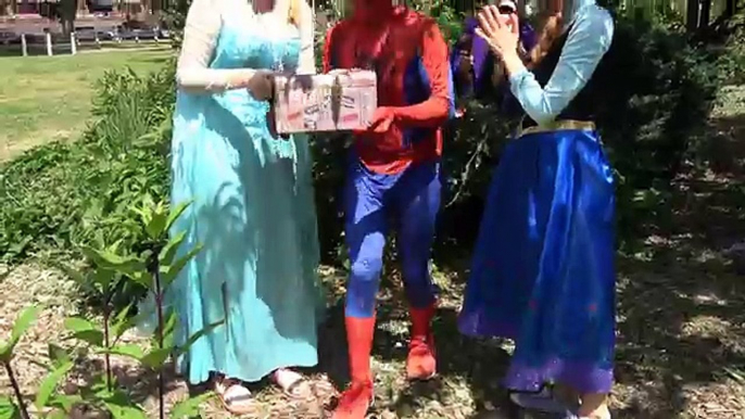 Spider-man, Elsa, Anna and Joker / Pirates Treasure / SuperHeroes in New York