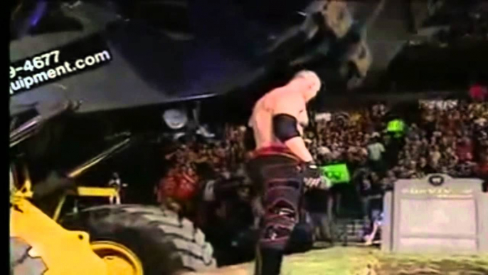 WWE Survivor Series 2003 Kane burrys his brother undertaker alive