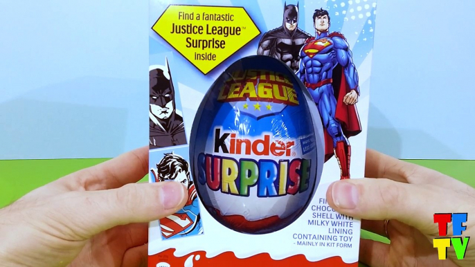 Giant Kinder surprise egg BATMAN OR SUPERMAN Kinder Surprise Egg Opening