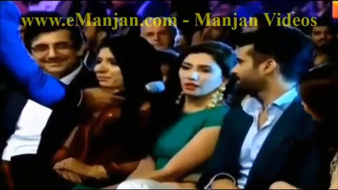 Mahira Khan awkward embarrassing moments on Live camera - Live awkward and embarrassing