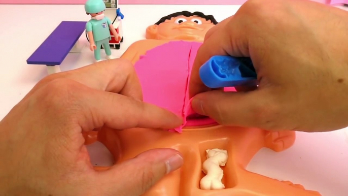 Docteur Playdoh et médecin Playmobil – Le patient a besoin dun organe !! SUPERMAN EGG SUR