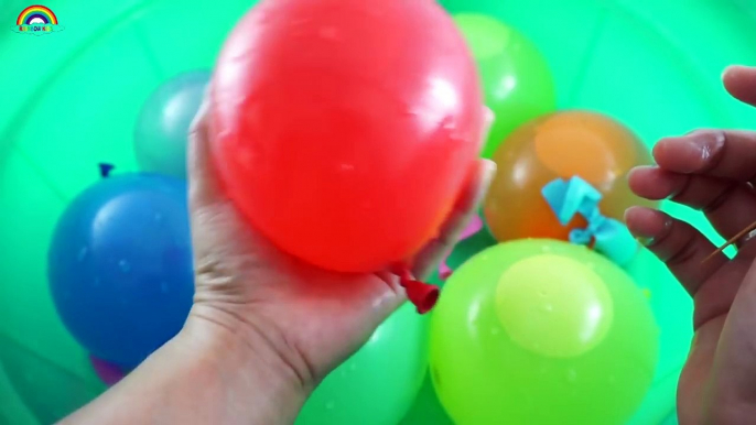 5 Wet Balloons Colors | Learning Colors with Water Balloons and Finger Family Nursery Rhym