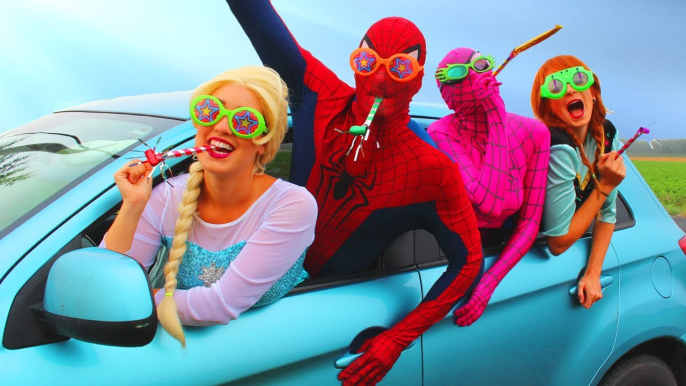 Spiderman & Frozen Elsa CAR PARTY! w- Bad Baby Maleficent Joker Hulk Pink Spidergirl! Superhero Fun