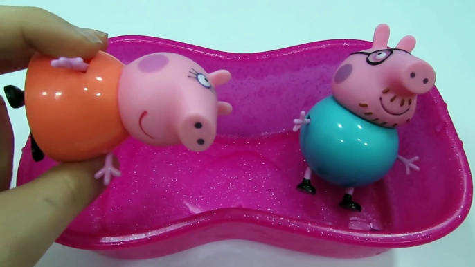 Learn Colors Peppa Pig Bath Time Playing With Slime Syringer Peppa Pig Family Video for children