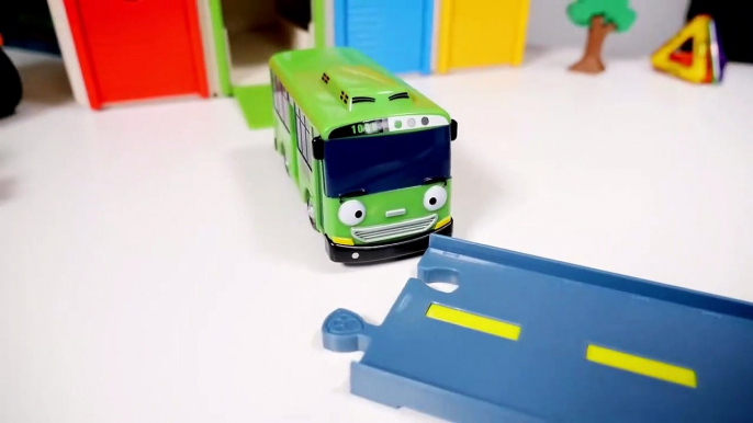 Tayo the Little Bus Garage Gas Station! Tayo Bus Toys fo