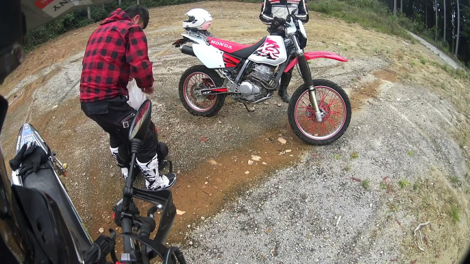 Flat屋ヒーロー部 ひーくんとホーム林道を探索！ PART1 XR250R乗りと対談 ！試乗してみた！ WR250R で！ モトブログ鹿児島#41