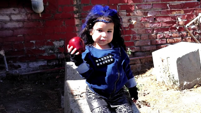 DIY Halloween Costumes: Disneys Descendants Mal & Evie: Makeup, Hair, and Costume new!!