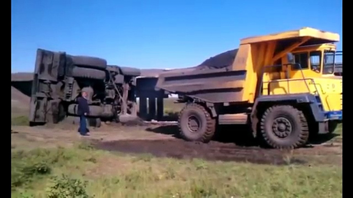 Y muerte de el titanes y Titanes de muerte BelAZ BelAZ Komatsu