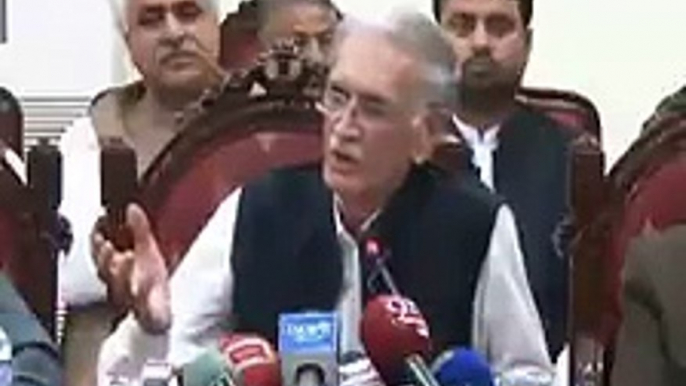 Pervez Khattak Making Fun of Ameer Muqam