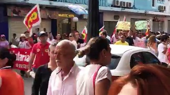 Baderneiros fechando o comércio em Campina Grande, na Paraíba.