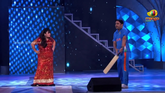 Kapil Sharma and Bharti Singh's Comedy at CCL Glam Night 2013 -