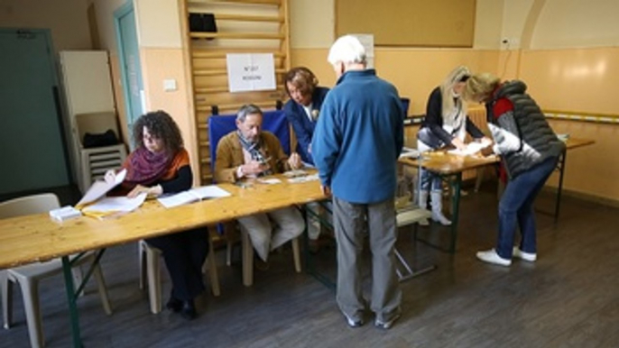 Abren los colegios electorales para la segunda vuelta de las presidenciales de Francia