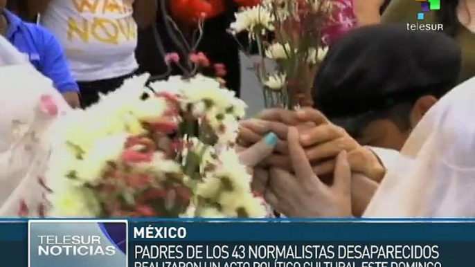 Padres de normalistas de Ayotzinapa exigen justicia al Estado mexicano