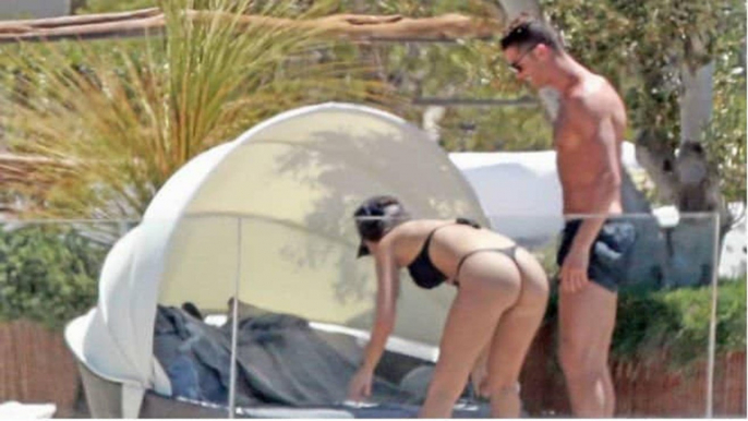 Cristiano Ronaldo LOVES His Girlfriend's Ass