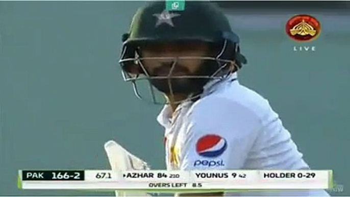 Azhar Ali Makes A Funny Move While Batting On 84 Vs West Indies