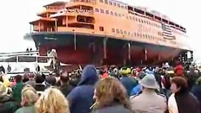 Big SHIP Launches Good and Bad Caught on Camera