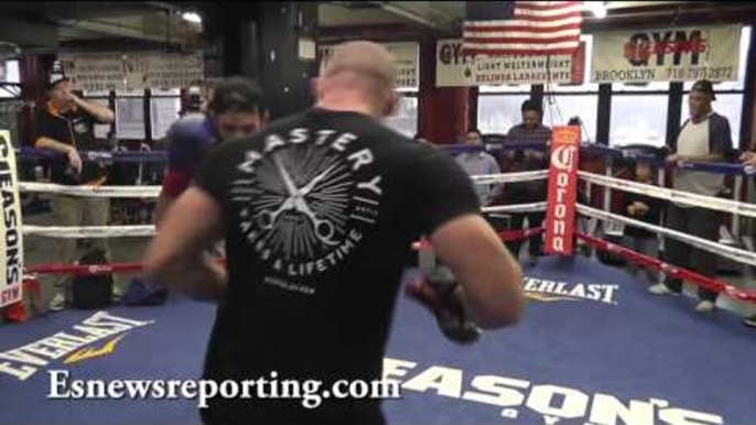 Chris Algieri POWERFUL and QUICK on Mitts - esnews boxing