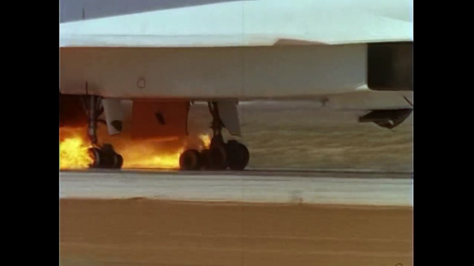 XB-70 Valkyrie Emergency Landing and fire