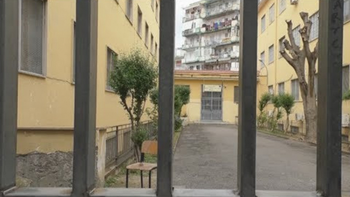 Napoli - La scuola "Caracciolo" rischia la chiusura, protesta al Rione Sanità (25.05.17)