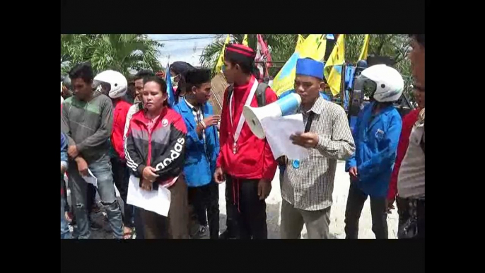 LABUHAN BATU - DEMO PUNGLI SERTIFIKASI GURU