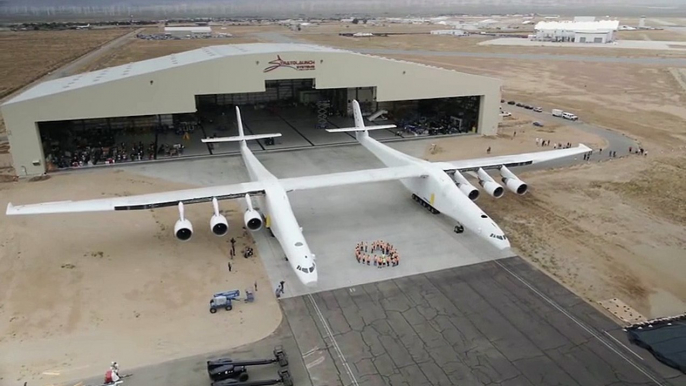 Voici le plus grand avion au monde, le Stratolaunch