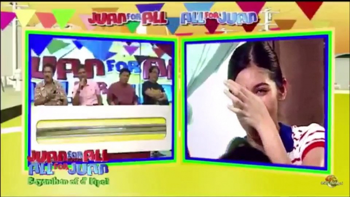 Alden Richards and Maine Mendoza split screen Kiss!