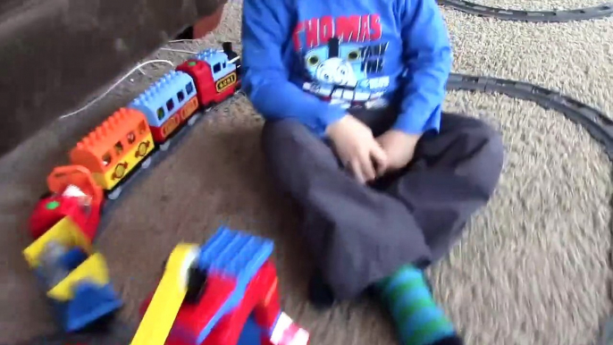 Thomas and Friends Wooden Railwfffffeay _ Thomas Train and Lego Duplo Playtime Compilation