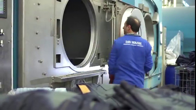 Jeans washing process. Amazing! Fast and smooth... - Apparel 2 Fashion