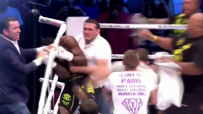 Murthel Groenhart KO Harut Grigorian and gets hit by spectators