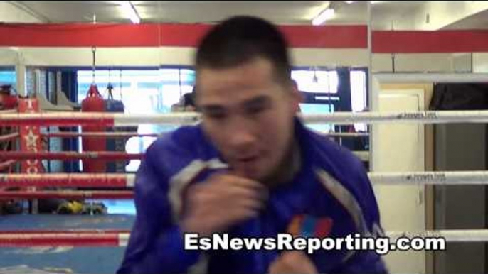 2012 Olympic Winner Boxing Star King Tug Throws Over 130 Punches In 15 Seconds - EsNews